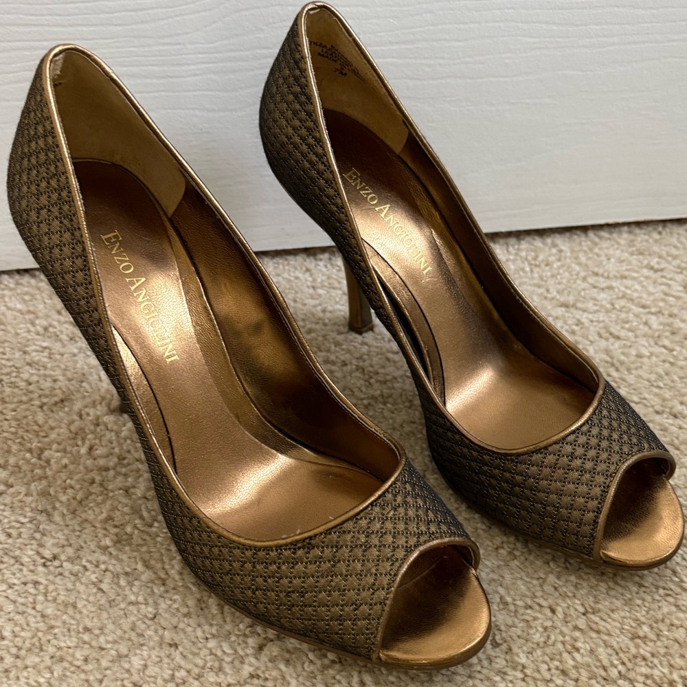 Enzo Angiolini Bronze Women's Peep Toe Heels